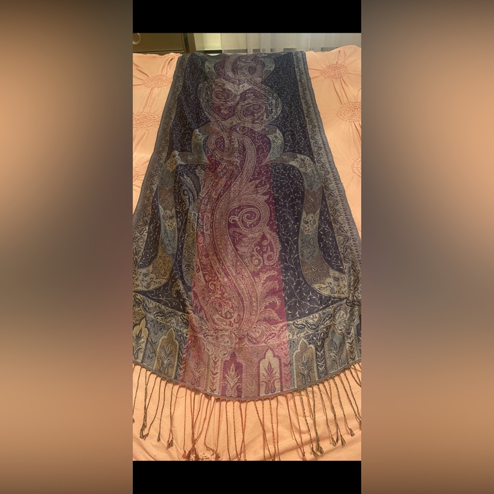Beautiful scarf /shawl